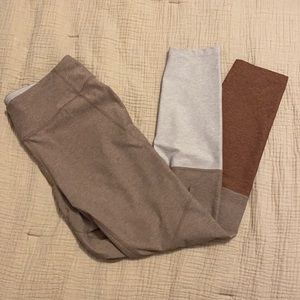 Outdoor Voices 7/8 length leggings size L cream